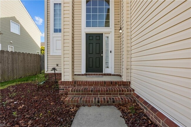 Building Photo - 2409 Apiary Ct