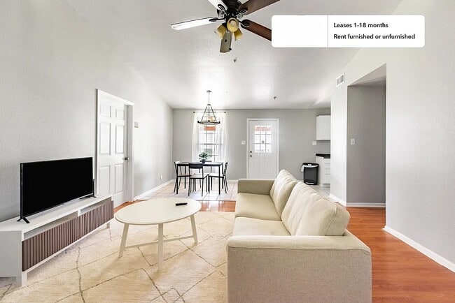 Building Photo - 2311 Galway St