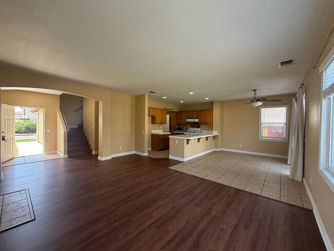 Building Photo - 1683 Falcon Peak St