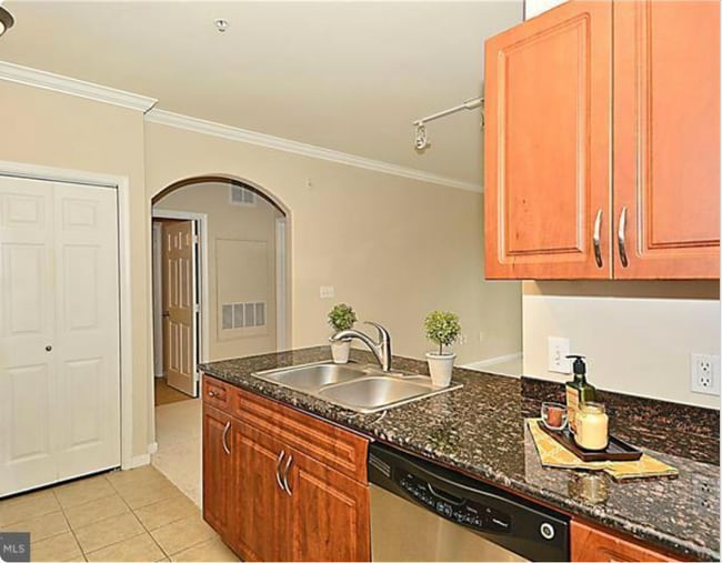 Building Photo - 12945 Centre Park Cir