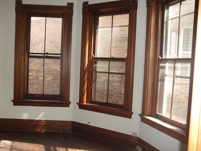 Building Photo - 3255 Bishop St