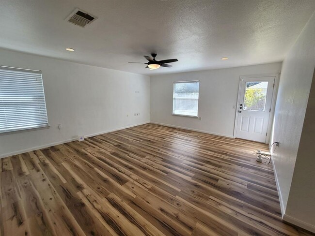 Foto del edificio - 707 Windledge Dr