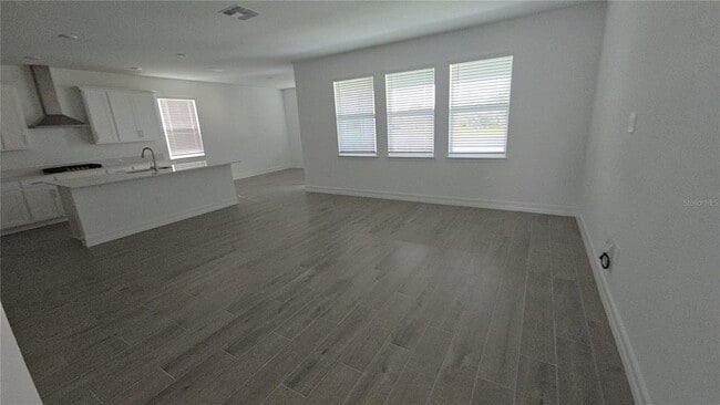 Building Photo - 7144 119th Ct E