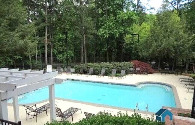 Community pool - 6824 Glenridge Dr
