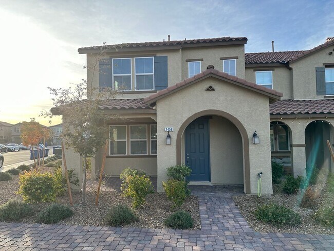 Building Photo - Upgraded, 3 bedroom Inspirada Townhome
