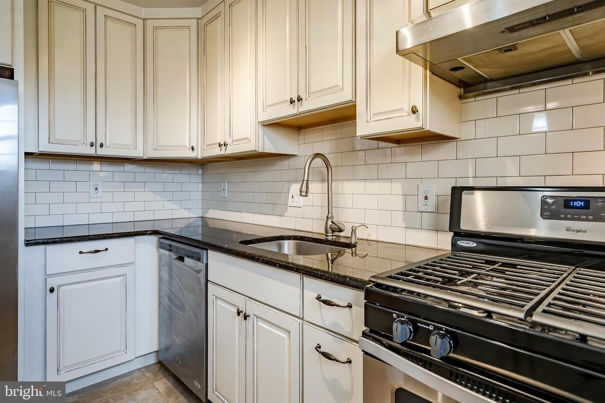 Foto principal - 346 E Lancaster Ave