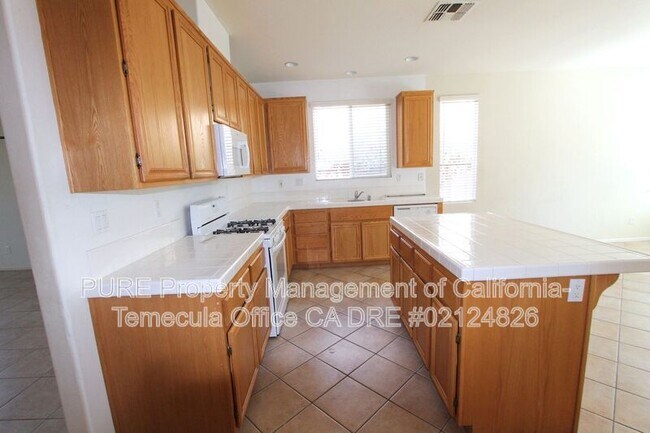 Foto del edificio - 40269 Miklich Dr