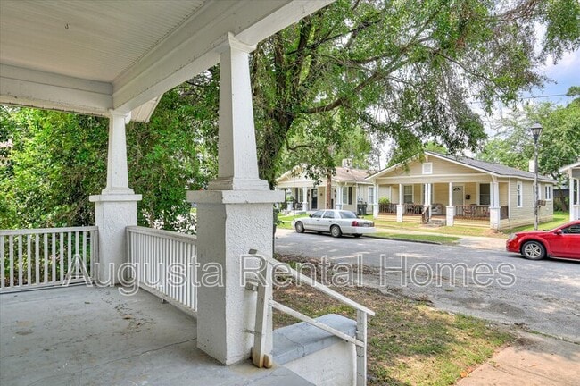 Building Photo - 106 Ellis St
