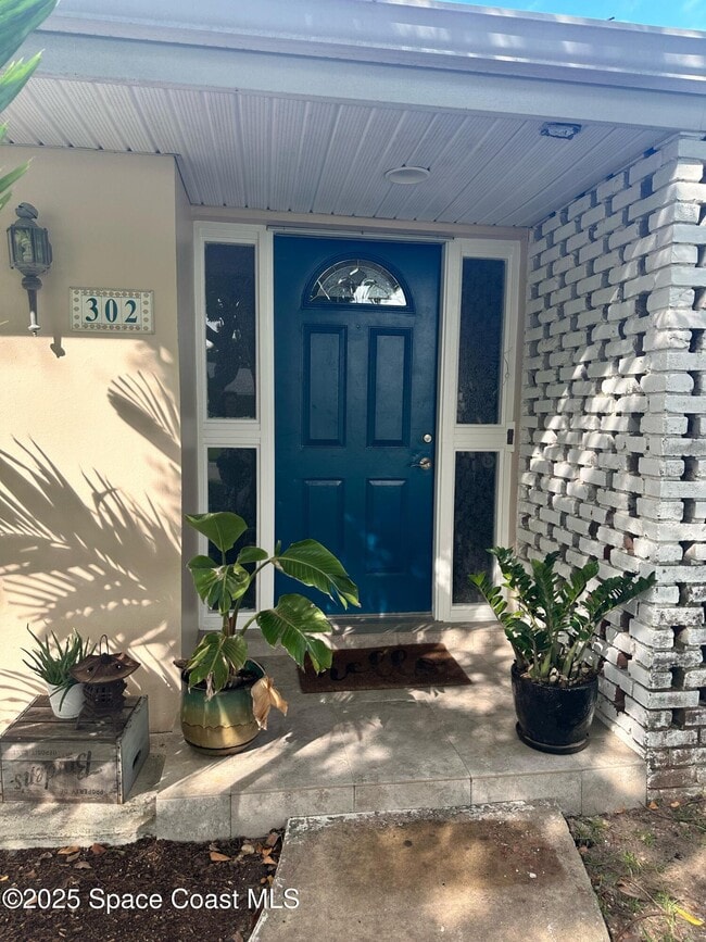 Building Photo - 302 W Osceola Ln