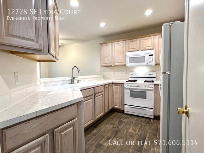 Building Photo - 12728 SE Lydia Ct