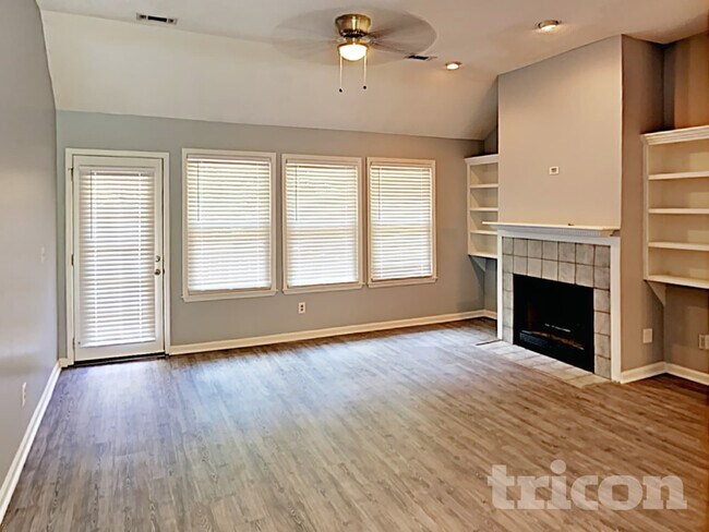 Foto del edificio - 105 Peach Pointe Dr