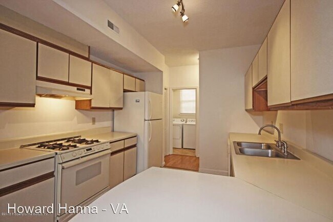 Building Photo - 3 br, 1.5 bath House - 5403 Skalak Drive