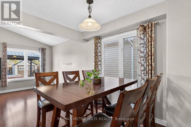 Photo du bâtiment - 1276 Atkinson St