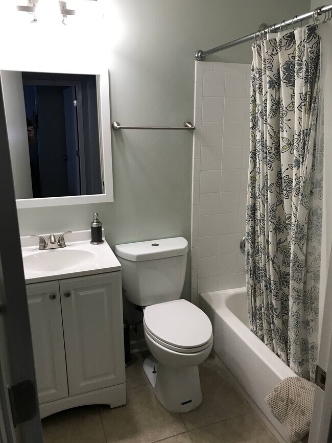 Foto del edificio - 848 Myrtle St NE