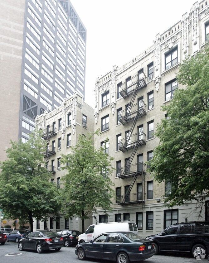 Primary Photo - 701 W 169th St