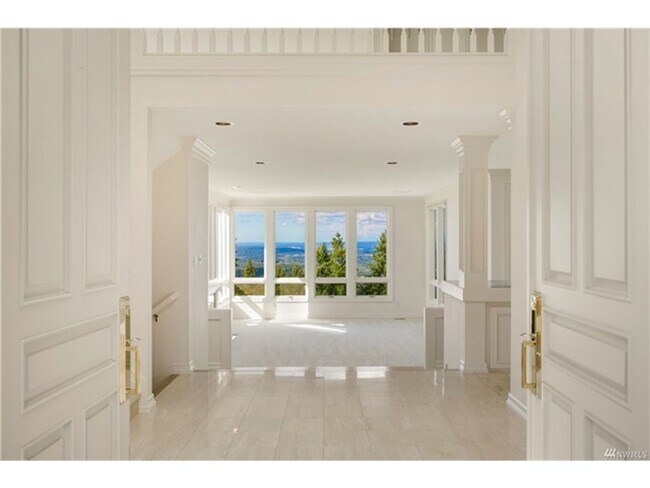 Foto del edificio - Bellevue Somerset Single Family House with View!!