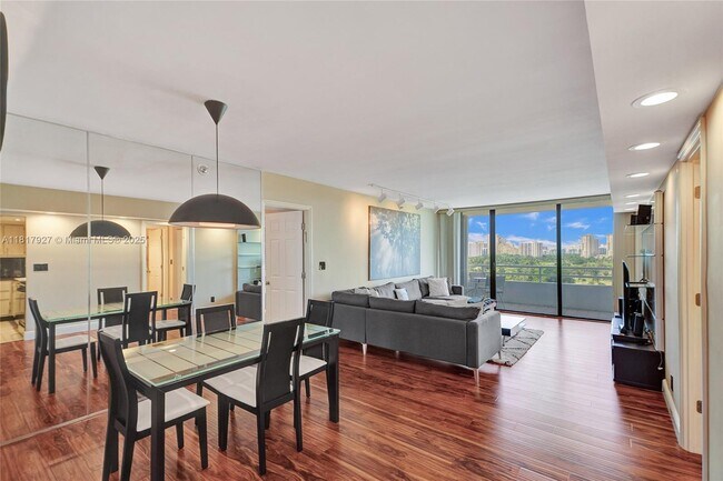 Foto del edificio - 20225 NE 34th Ct
