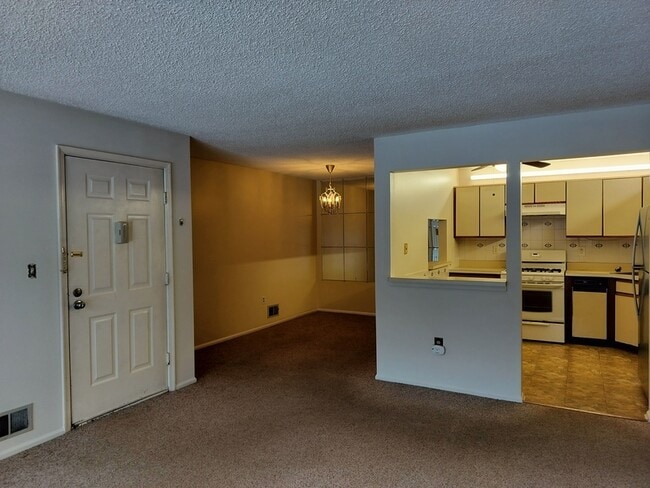 Building Photo - 19 Mendrey Ct