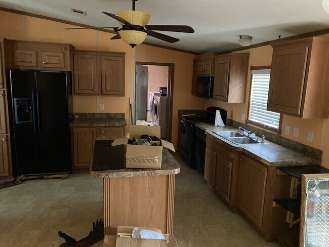Building Photo - 1785 CR 328 R61785