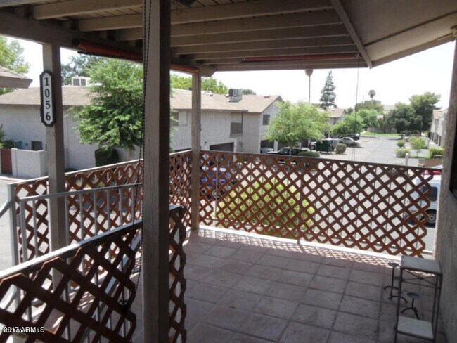 Building Photo - 1056 N 75th Pl