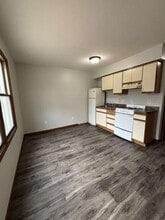 Building Photo - 1610 Tippecanoe Dr