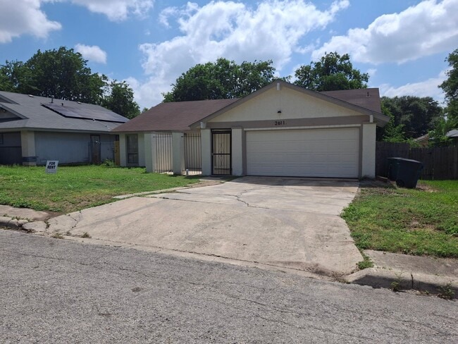 Building Photo - 2611 Lakeledge