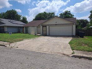 Building Photo - 2611 Lakeledge