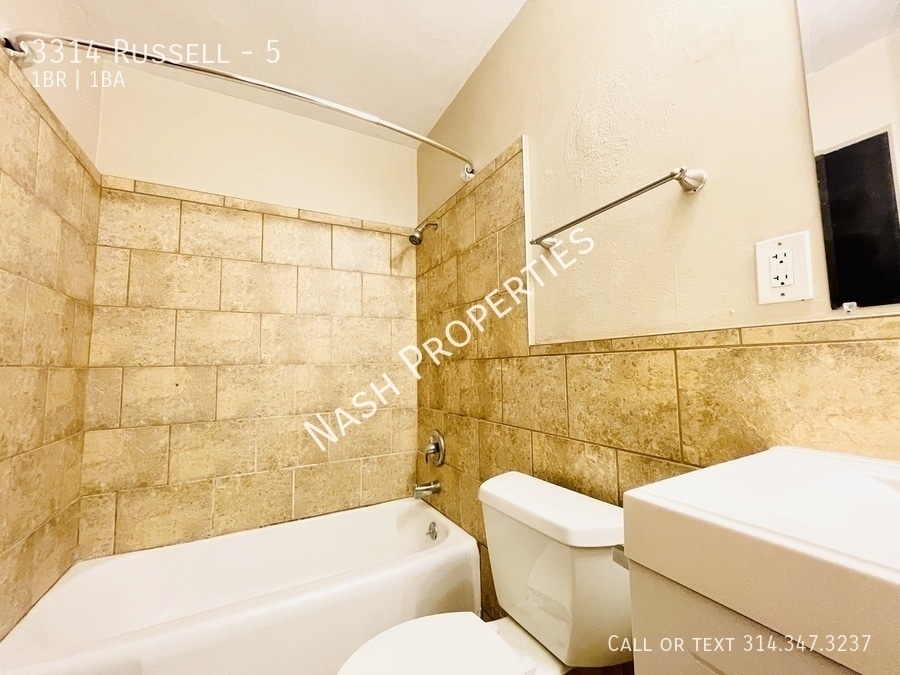 Building Photo - 3314 Russell-5