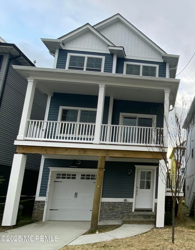 Building Photo - 51 Miller St