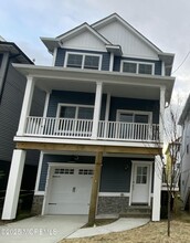 Building Photo - 51 Miller St