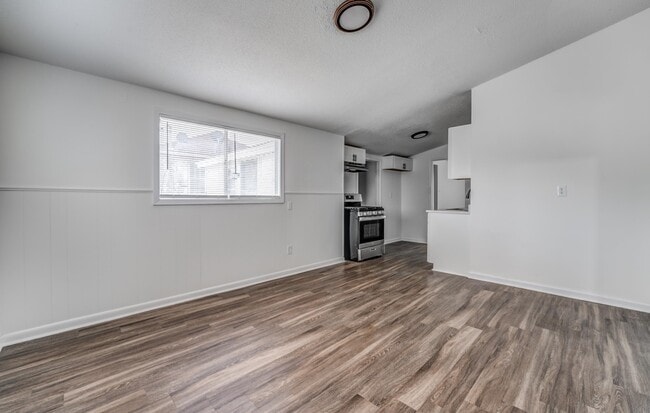 Building Photo - 4980 Vickie Dr