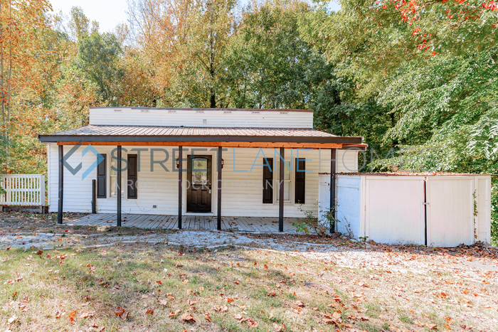 Primary Photo - REDUCED! Charming 3 bedroom home in Greenv...