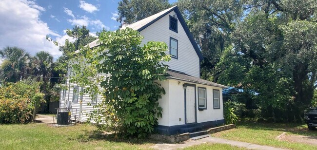 Building Photo - 4/2 Ybor City House- Ready Now!
