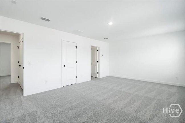 Building Photo - 176 Kingswood Cir