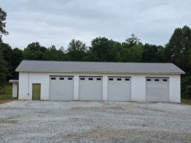 Building Photo - Ready to Move in