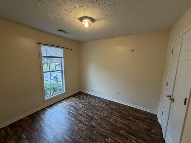 Foto del edificio - 2724 Garden Brook Ct