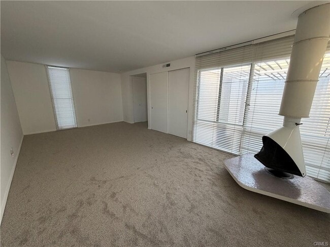 Building Photo - 321 Coral Ave