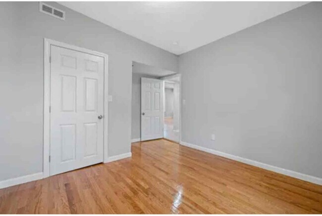 Foto del edificio - 155 Eastern Ave