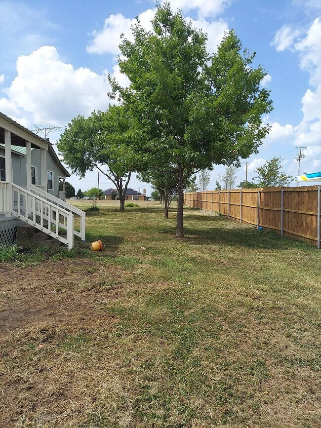 Building Photo - 510 E Cook St