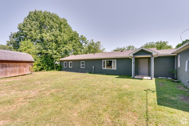 Building Photo - 279 Stones River Rd