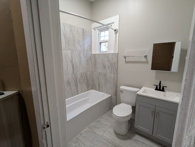 Photo - Gorgeous renovated 2 bedroom house!