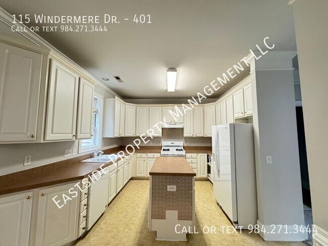 Foto del edificio - 115 Windermere Dr