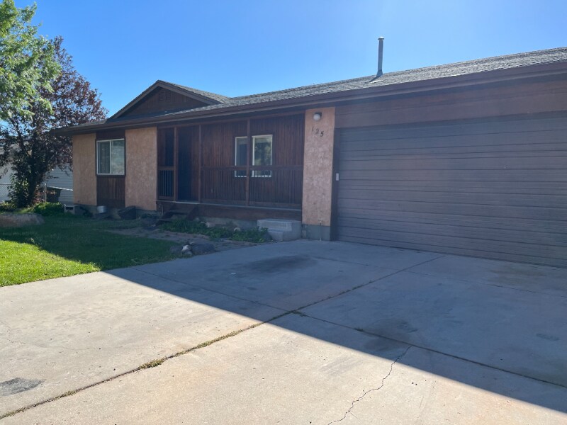 Primary Photo - 125 N Sunnyside Dr