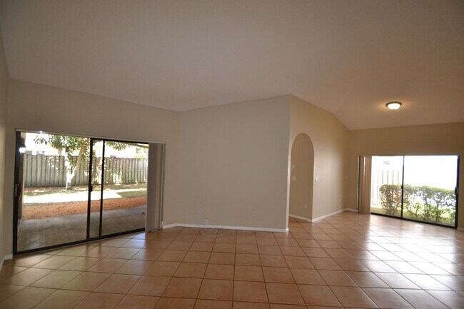 Building Photo - 11571 Waterford Ct