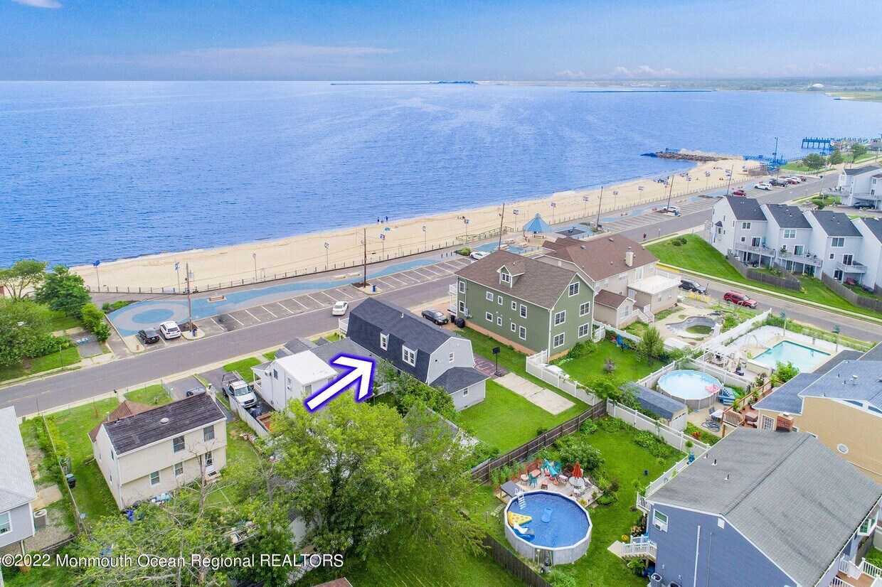 334 Front St, Union Beach, NJ 07735 Townhome Rentals in Union Beach