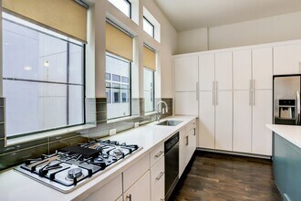 Building Photo - 2106 Colorado St