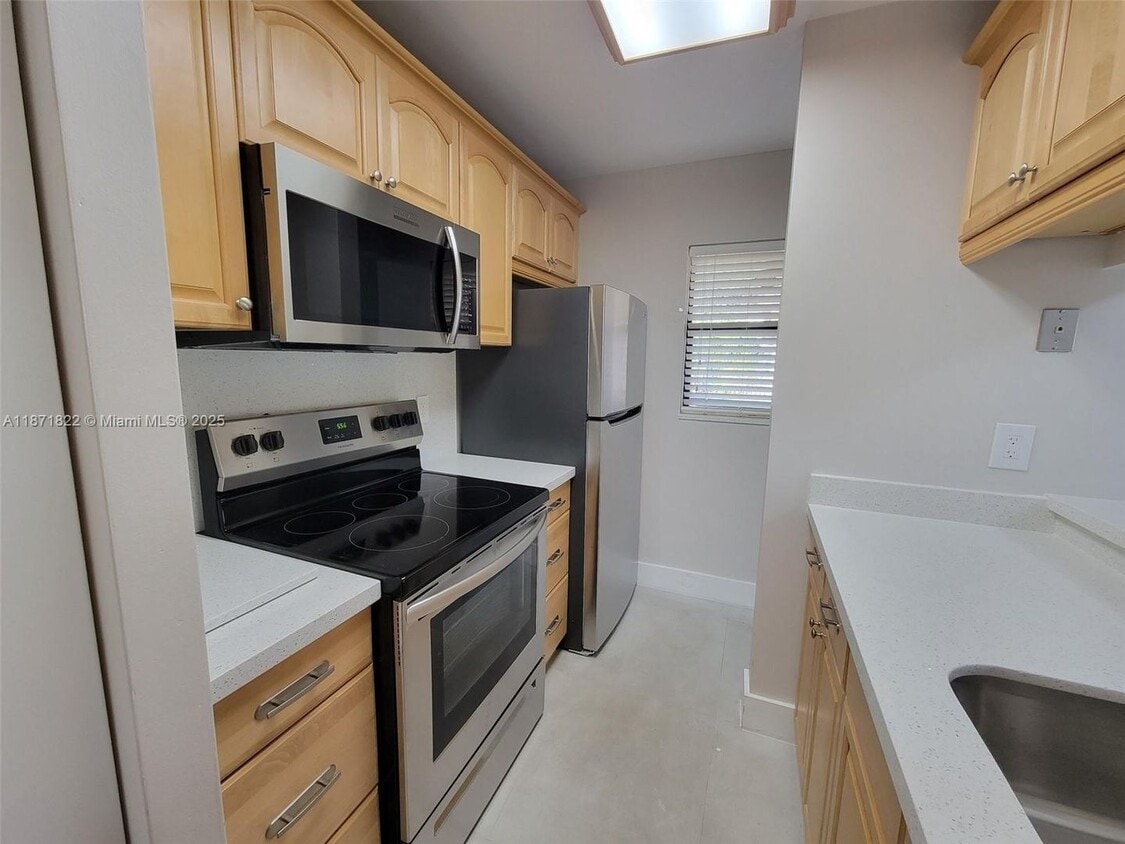 Photo - 9728 Hammocks Boulevard 201-27, Miami, FL 33196