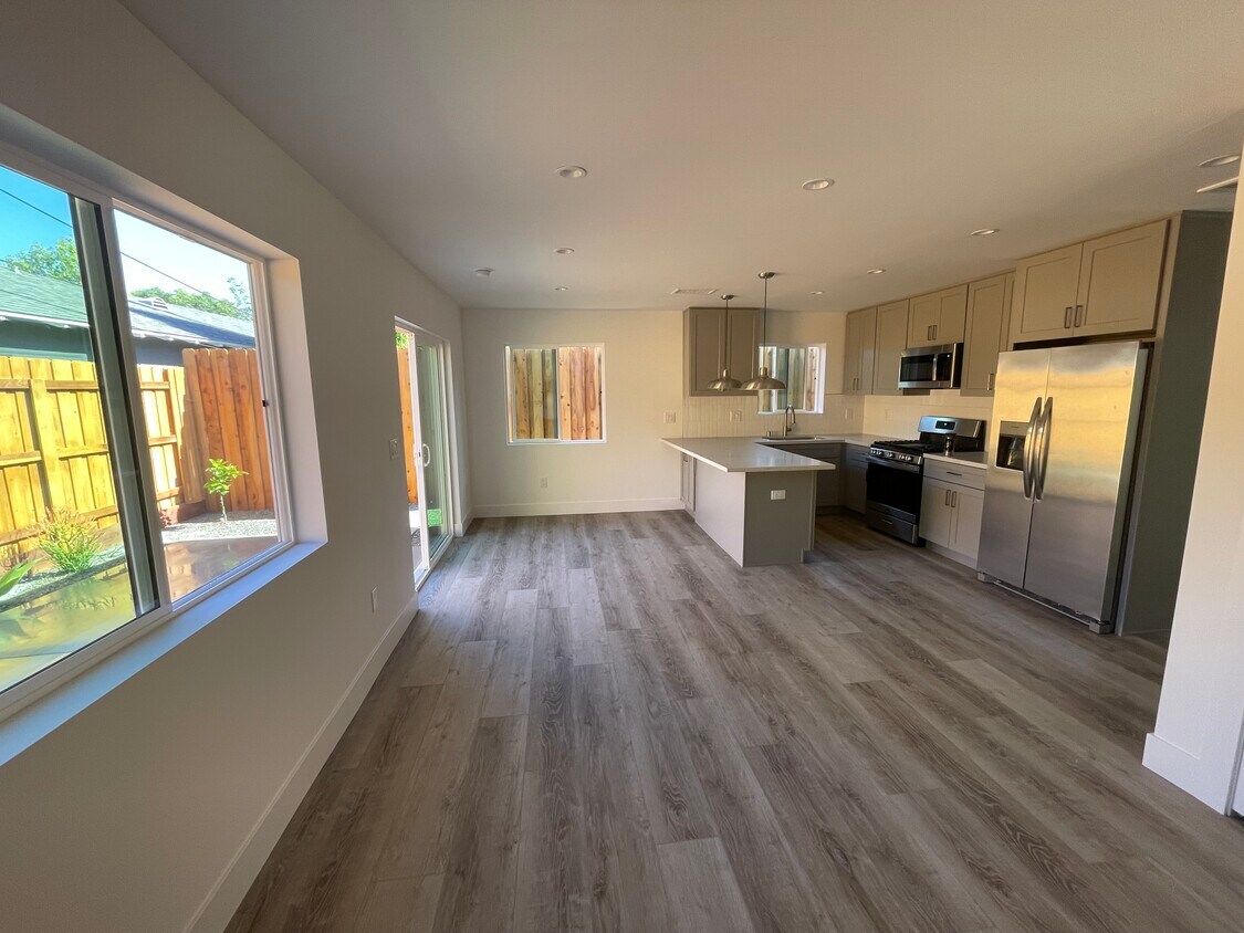 Foto principal - 5173 Alhama Dr