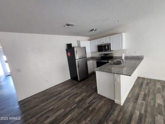 Foto del edificio - 158 W Taylor Ave