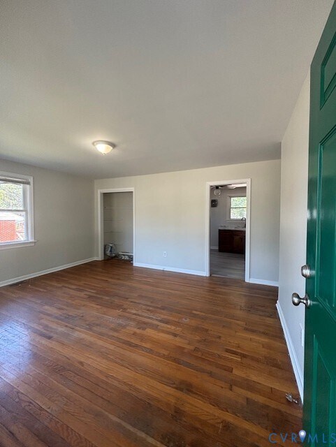 Foto del edificio - 9721 Drexel Ln